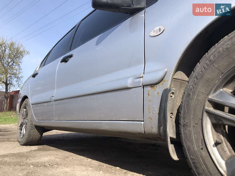 Седан Mitsubishi Lancer 2004 в Днепре