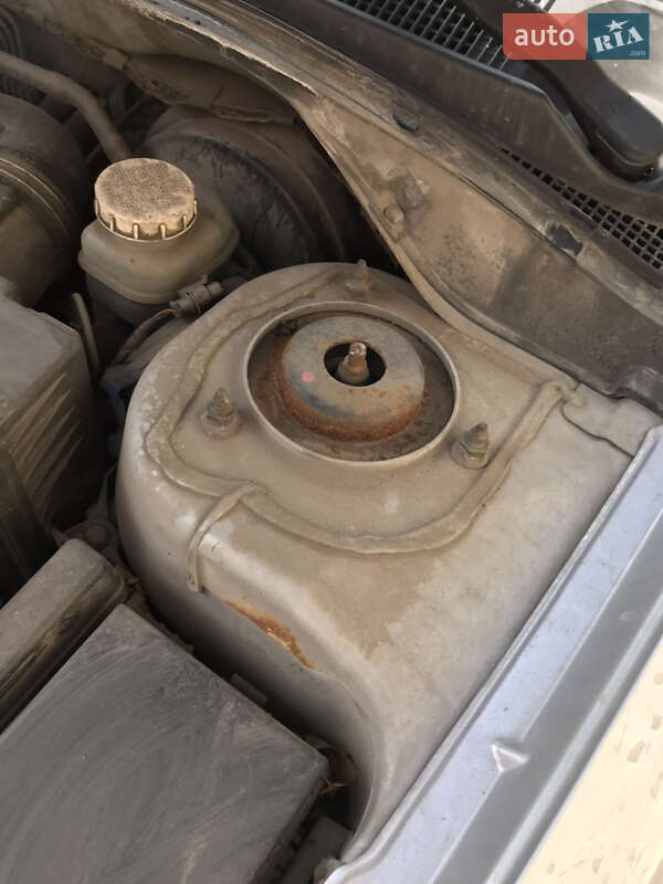 Седан Mitsubishi Lancer 2004 в Днепре