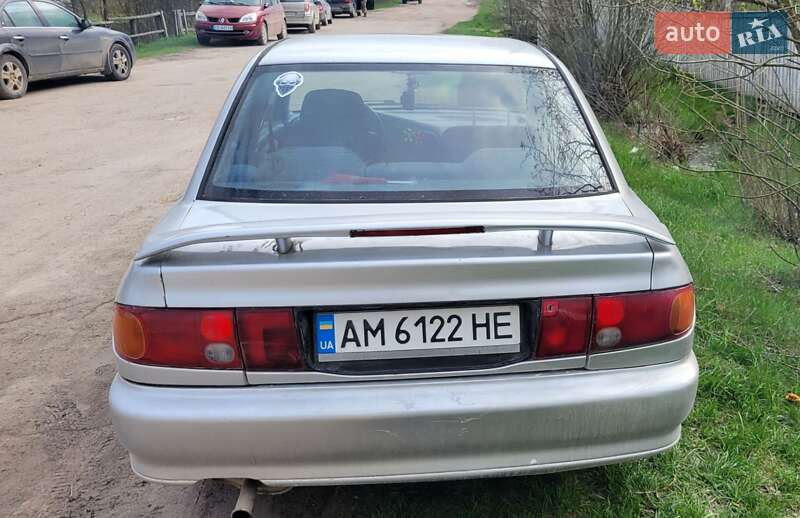 Седан Mitsubishi Lancer 1993 в Житомире