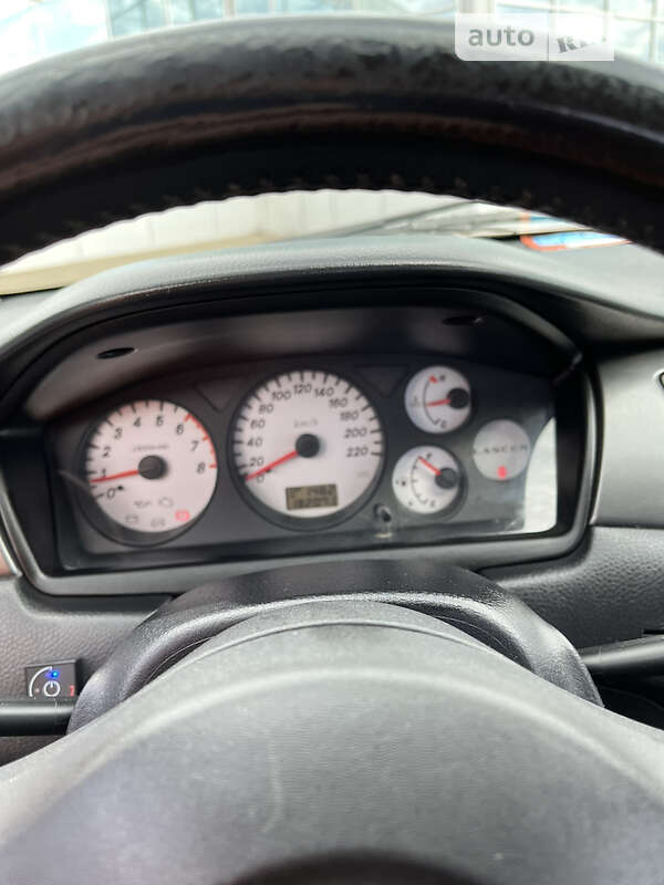 Седан Mitsubishi Lancer 2006 в Корце