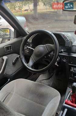 Седан Mitsubishi Lancer 1990 в 