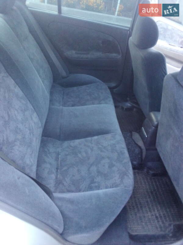 Седан Mitsubishi Lancer 1998 в Измаиле