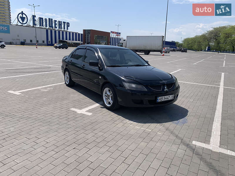 Седан Mitsubishi Lancer 2004 в Одессе