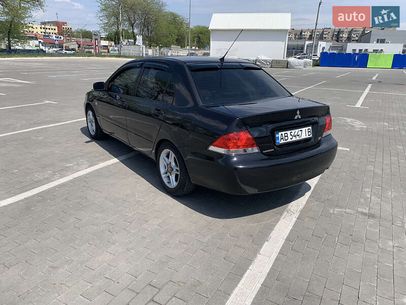 Седан Mitsubishi Lancer 2004 в Одессе