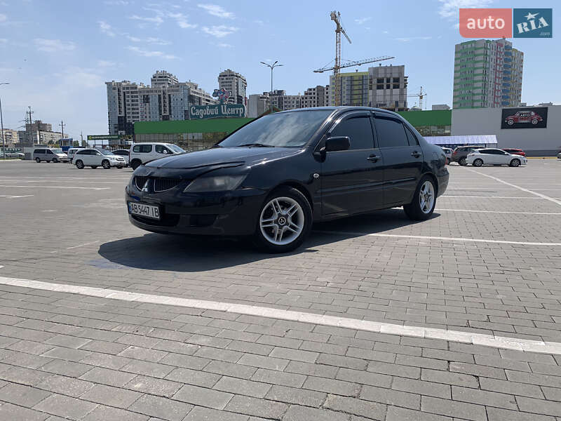 Седан Mitsubishi Lancer 2004 в Одессе