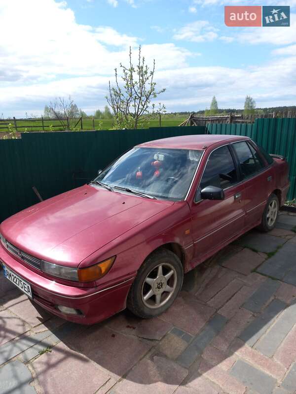 Седан Mitsubishi Lancer 1993 в Коростене