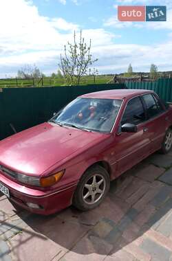 Седан Mitsubishi Lancer 1993 в Коростене