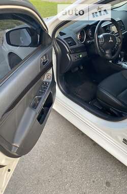 Седан Mitsubishi Lancer 2015 в 