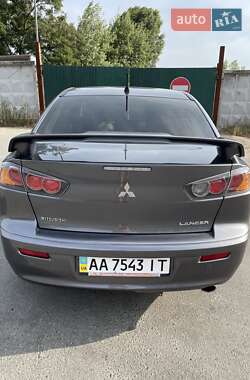 Седан Mitsubishi Lancer 2009 в Киеве