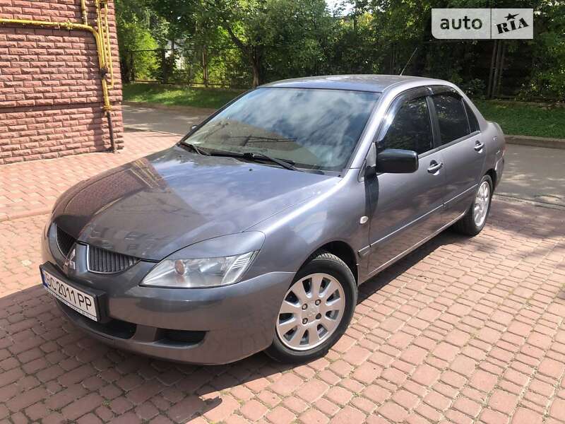 Седан Mitsubishi Lancer 2004 в Львові