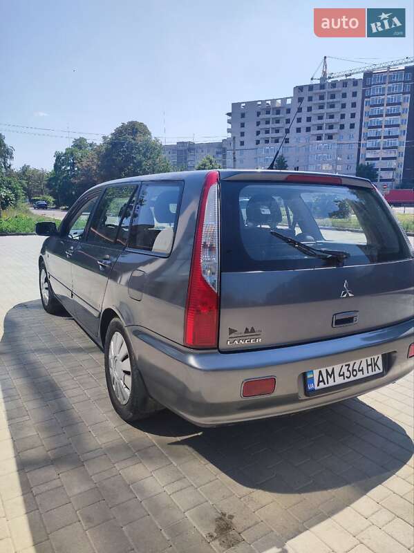 Універсал Mitsubishi Lancer 2006 в Житомирі