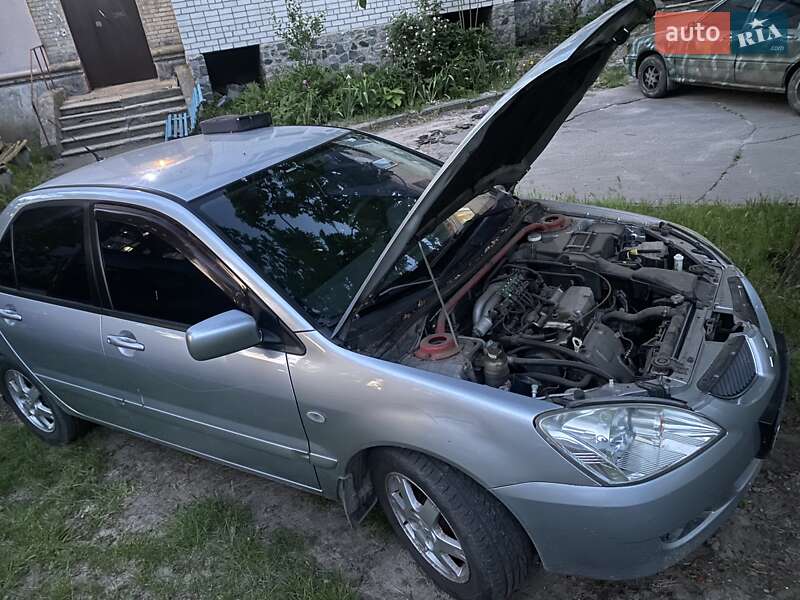 Седан Mitsubishi Lancer 2005 в Світловодську
