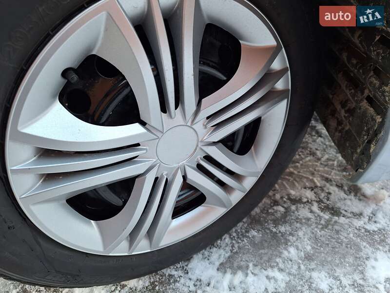 Седан Mitsubishi Lancer 2008 в Ромнах