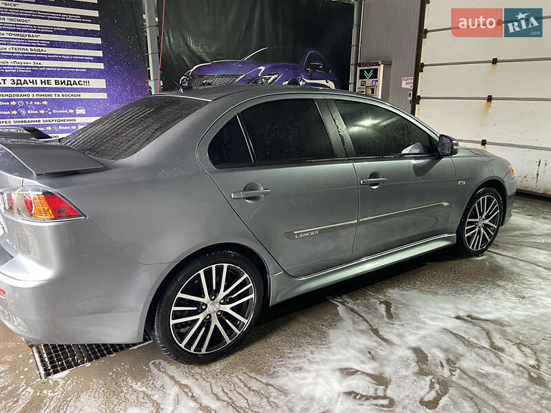 Седан Mitsubishi Lancer 2016 в Львове
