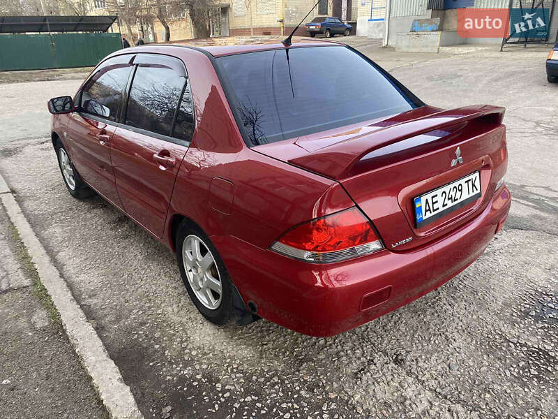 Седан Mitsubishi Lancer 2004 в Никополе