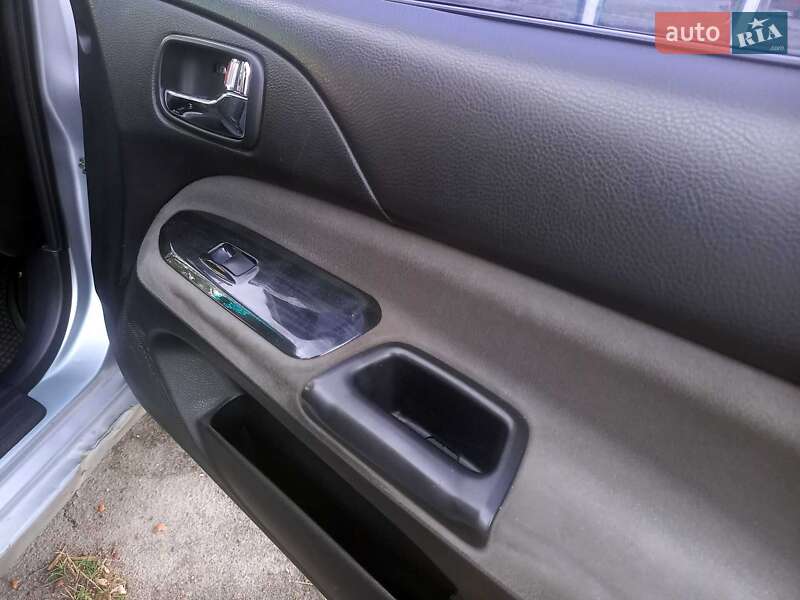 Седан Mitsubishi Lancer 2003 в Черкассах