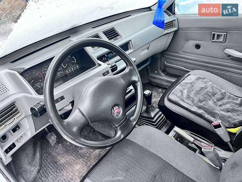 Седан Mitsubishi Lancer 1987 в Новомосковске