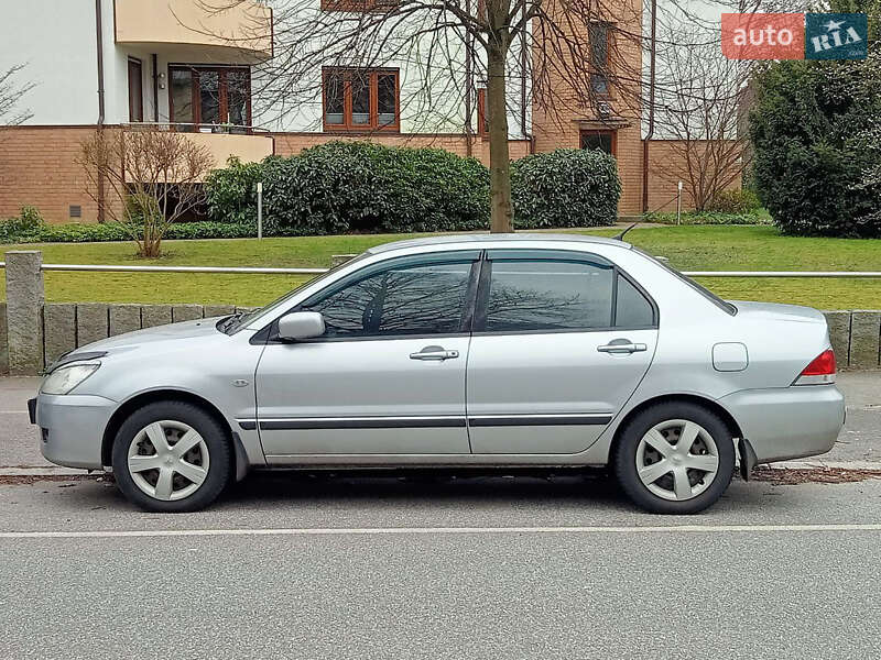 Седан Mitsubishi Lancer 2004 в Запорожье