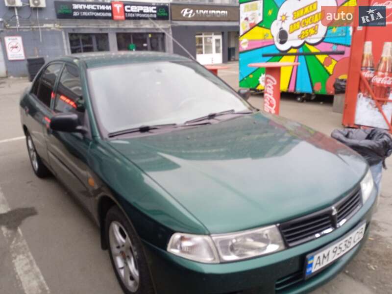 Седан Mitsubishi Lancer 2000 в Києві