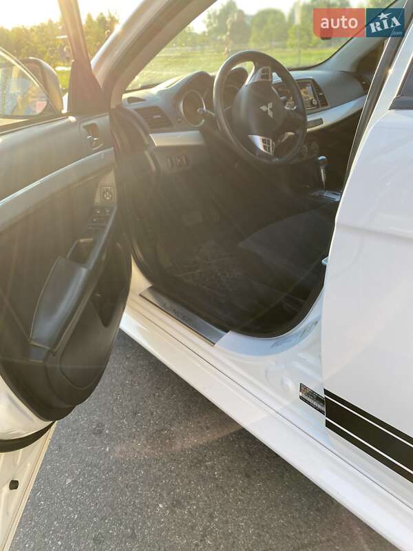 Седан Mitsubishi Lancer 2015 в Александрие