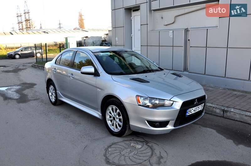 Седан Mitsubishi Lancer 2011 в Львове