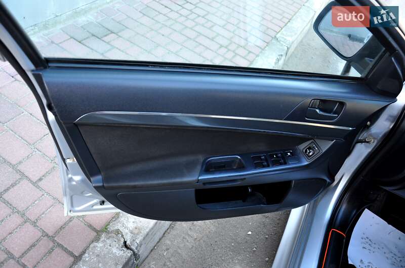 Седан Mitsubishi Lancer 2011 в Львове