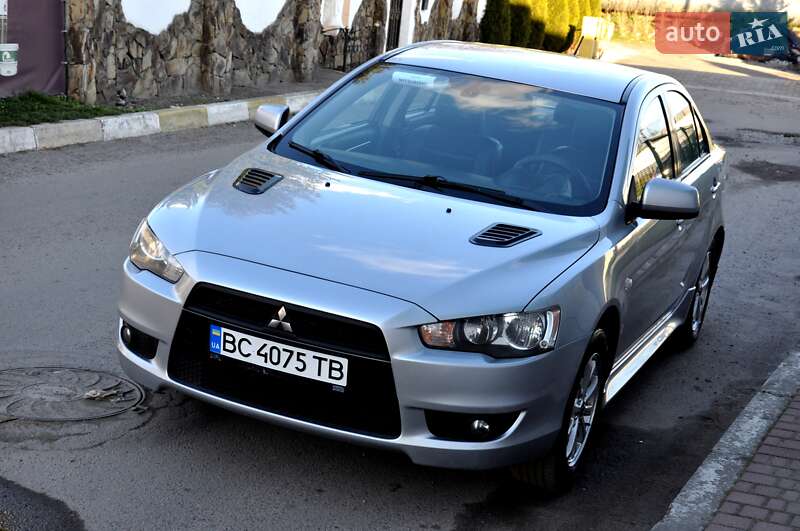 Седан Mitsubishi Lancer 2011 в Львове