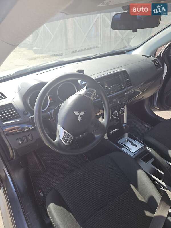 Седан Mitsubishi Lancer 2016 в Днепре