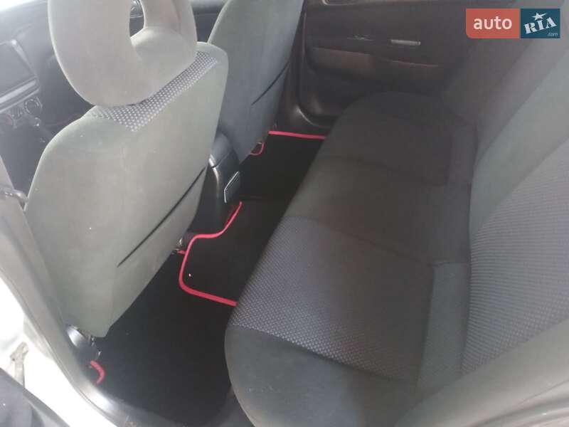 Седан Mitsubishi Lancer 2004 в Новомосковске фото 9 Седан Mitsubishi Lancer 2004 в Новомосковске