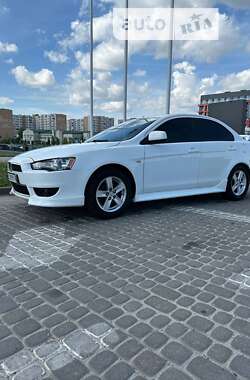 Седан Mitsubishi Lancer 2014 в Львове