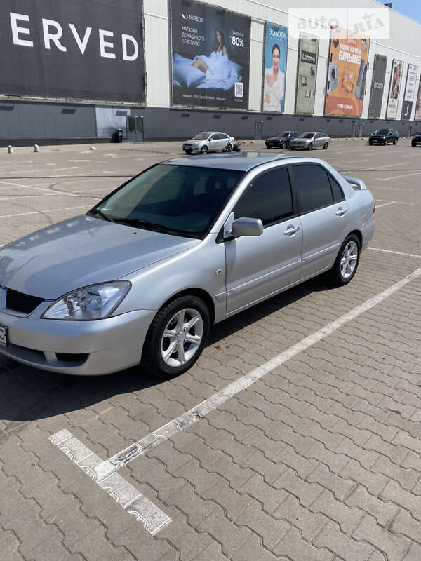 Седан Mitsubishi Lancer 2006 в Киеве