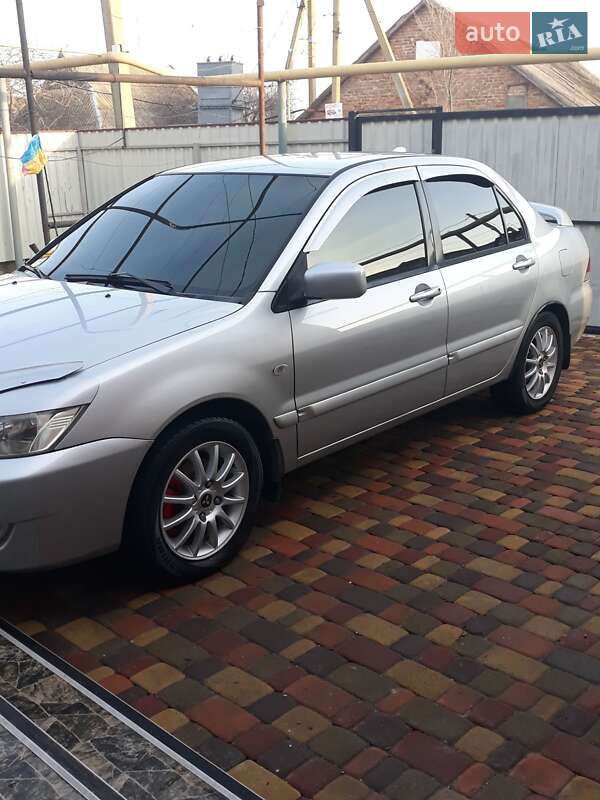 Седан Mitsubishi Lancer 2006 в Запоріжжі