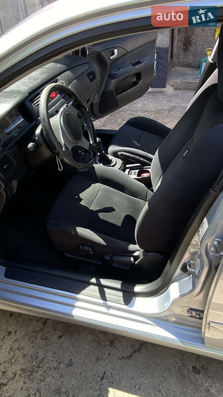 Седан Mitsubishi Lancer 2004 в Кам'янському