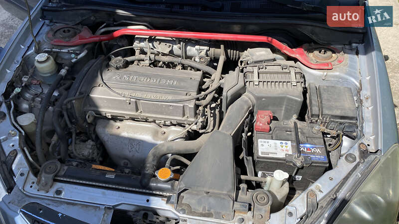 Седан Mitsubishi Lancer 2004 в Кам'янському