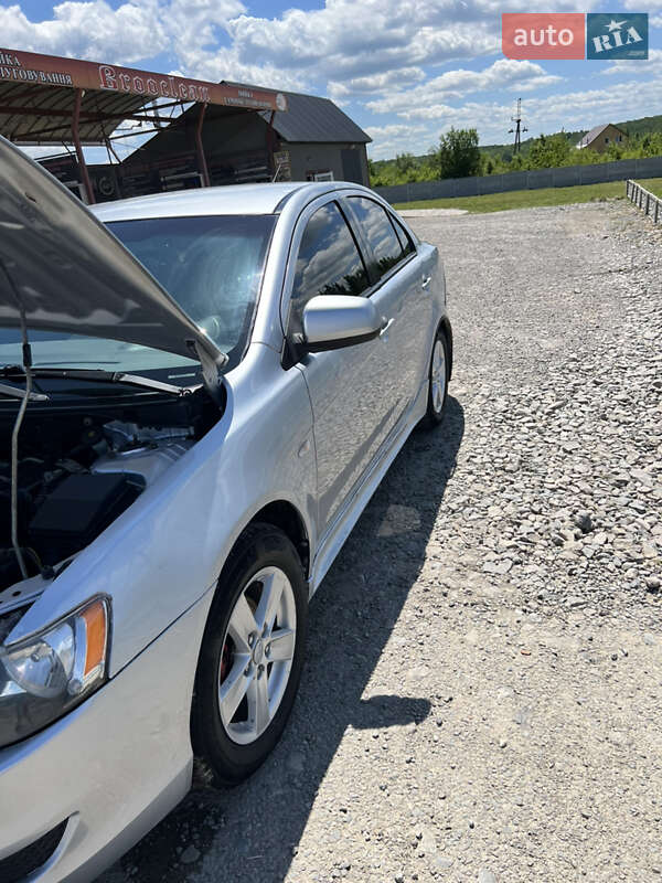 Седан Mitsubishi Lancer 2007 в Новой Ушице