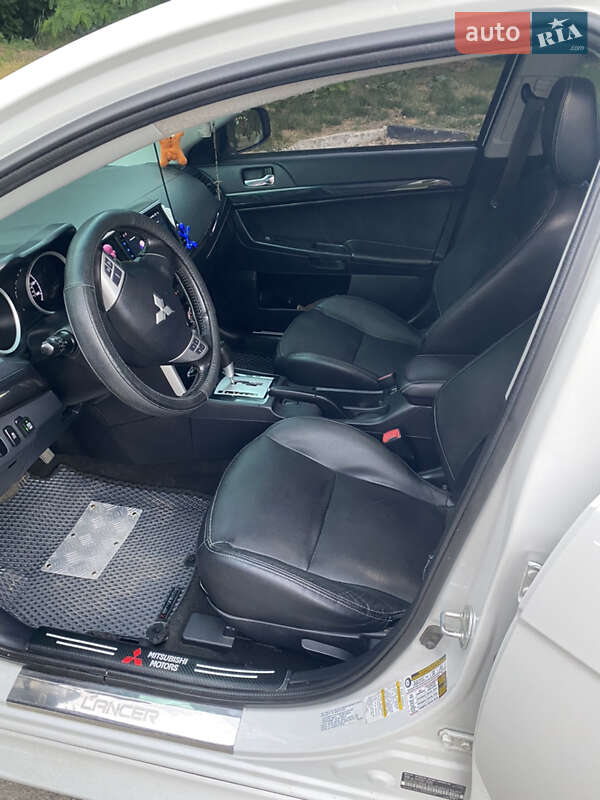 Седан Mitsubishi Lancer 2016 в Умани