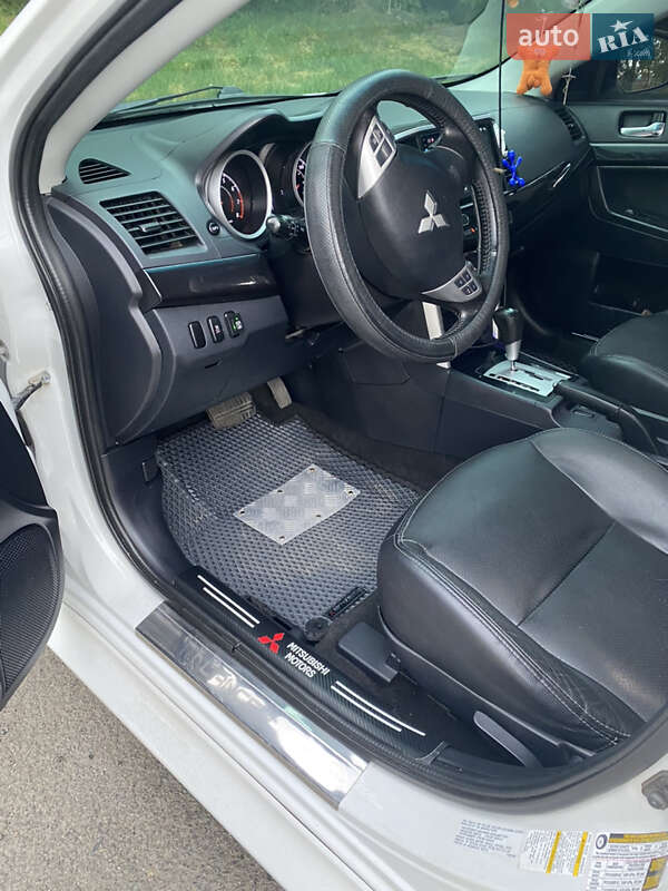 Седан Mitsubishi Lancer 2016 в Умани