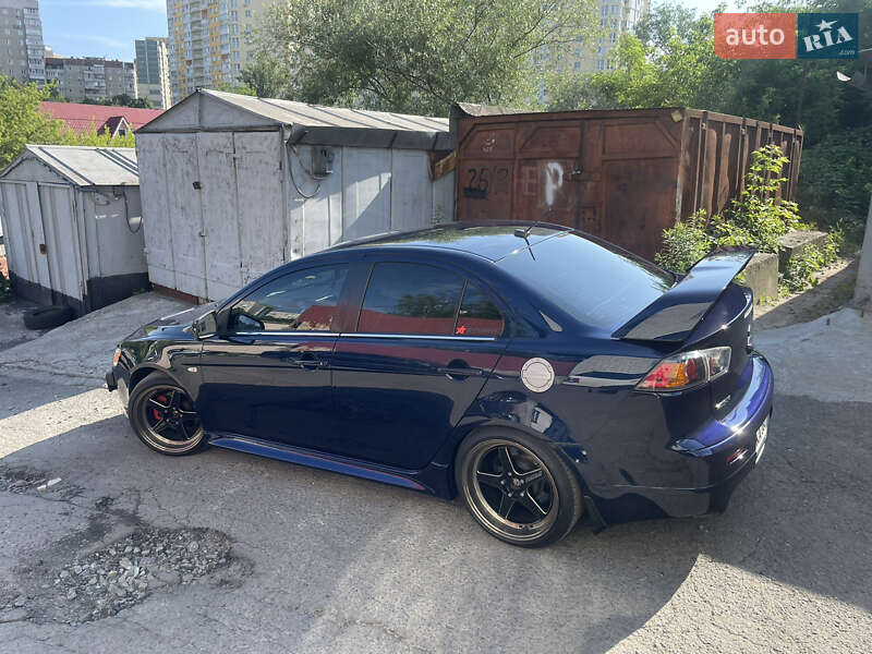 Седан Mitsubishi Lancer 2013 в Киеве
