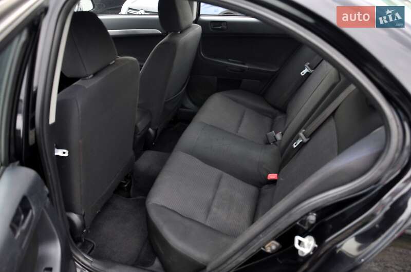 Седан Mitsubishi Lancer 2010 в Львові