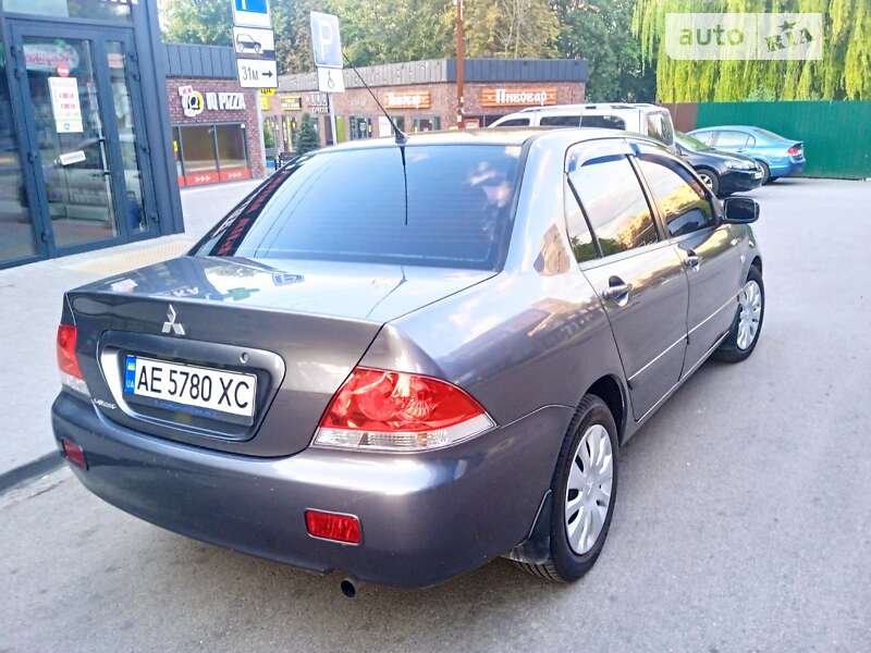 Седан Mitsubishi Lancer 2006 в Днепре