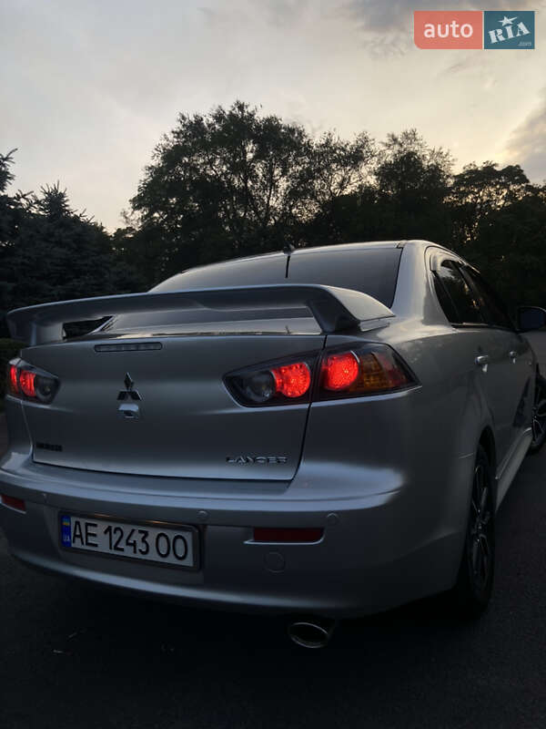 Седан Mitsubishi Lancer 2017 в Каменском