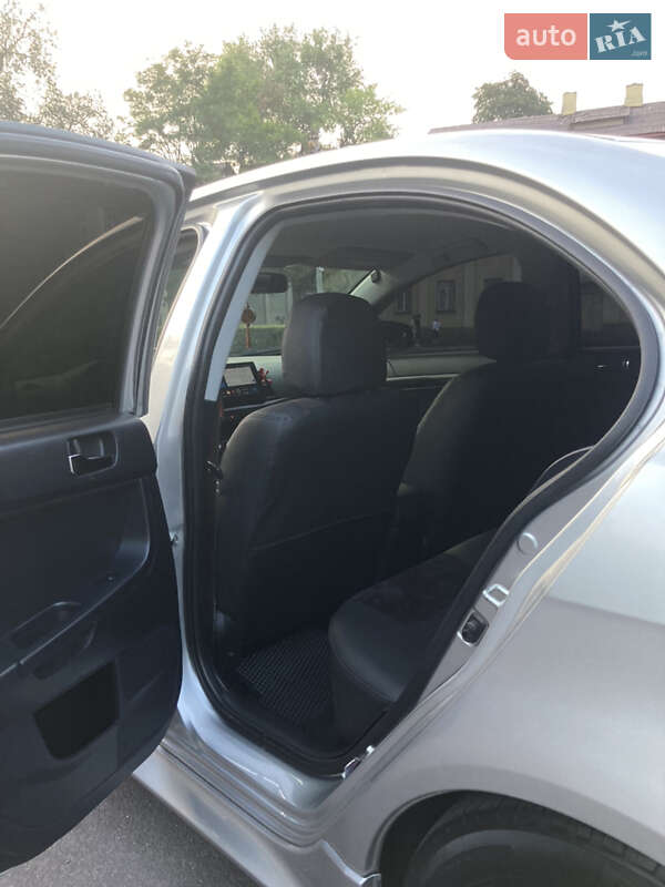 Седан Mitsubishi Lancer 2017 в Каменском