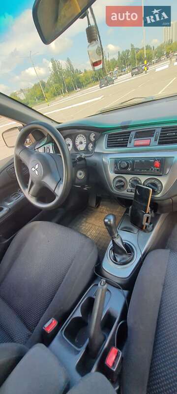 Седан Mitsubishi Lancer 2009 в Киеве
