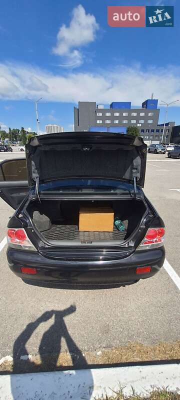 Седан Mitsubishi Lancer 2009 в Киеве