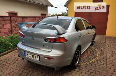 Седан Mitsubishi Lancer 2011 в Ровно