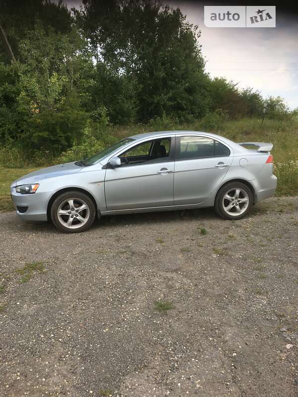 Седан Mitsubishi Lancer 2008 в Ужгороде