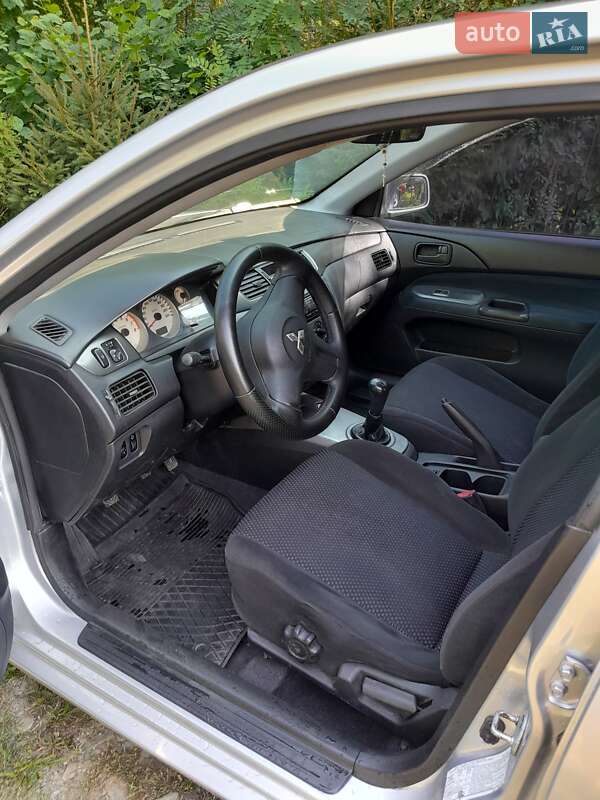 Седан Mitsubishi Lancer 2006 в Ивано-Франковске
