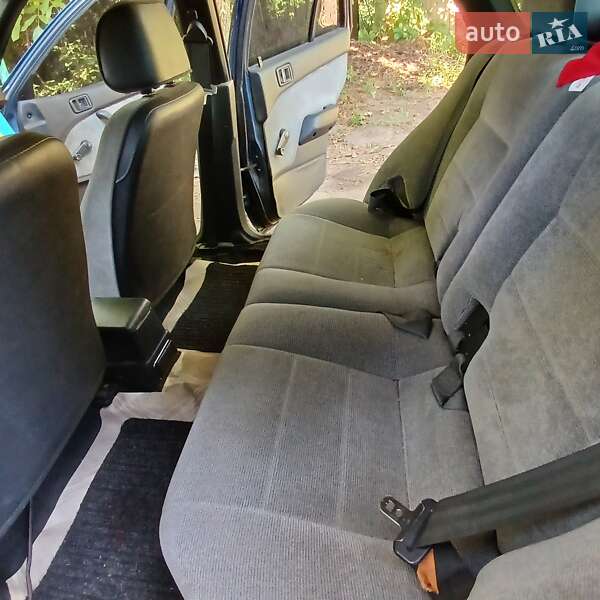 Лифтбек Mitsubishi Lancer 1990 в Кропивницком