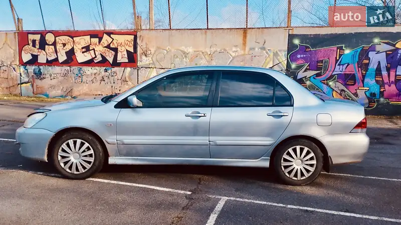 Mitsubishi Lancer