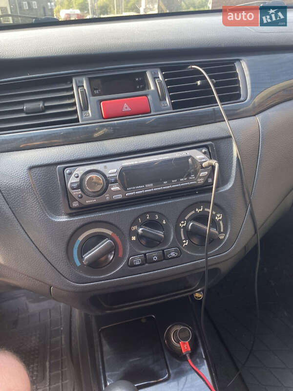 Седан Mitsubishi Lancer 2005 в Ходорове